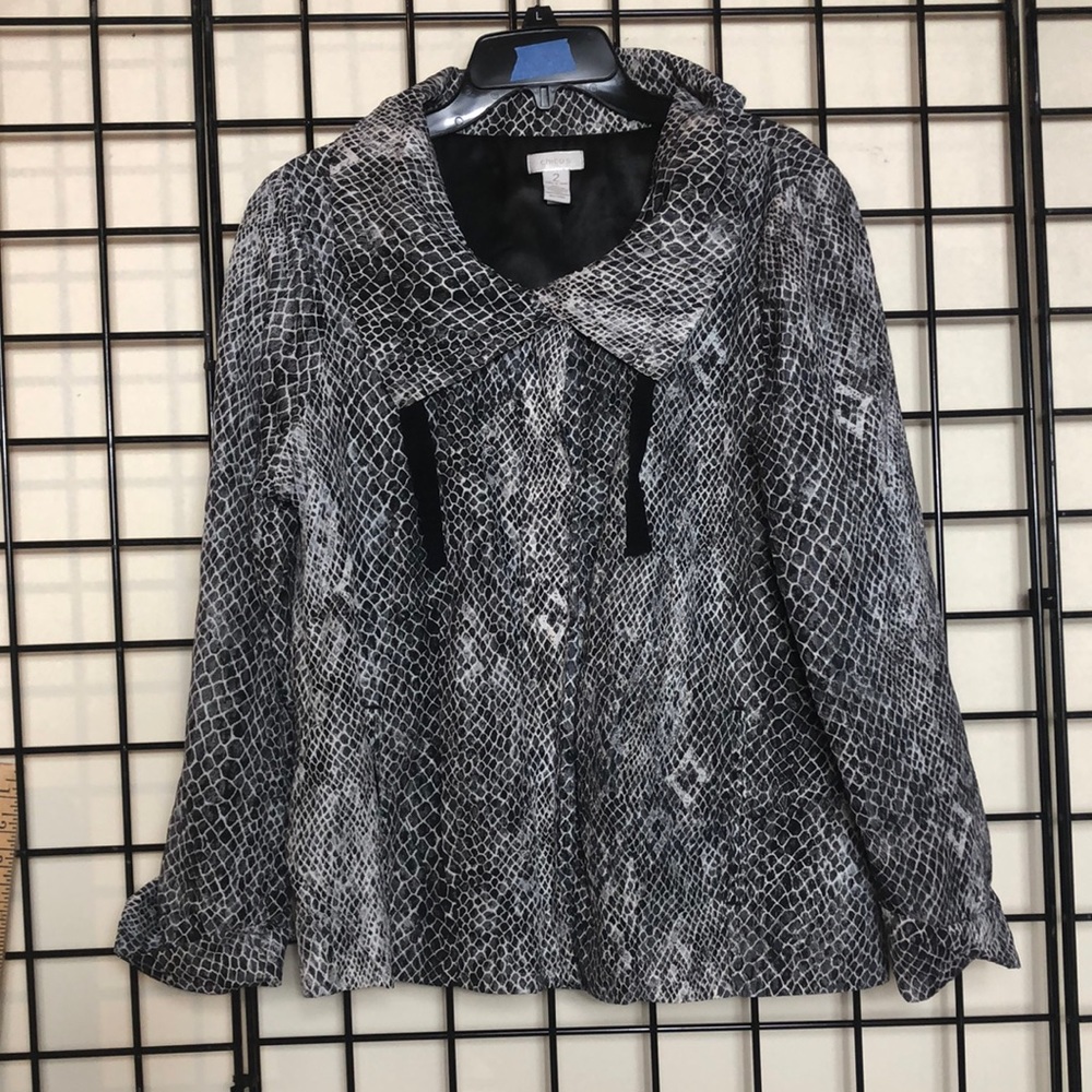Chico’s Sz 2 (12-14) Reptile Print Black & Gray Lightweight Snap Front Jacket